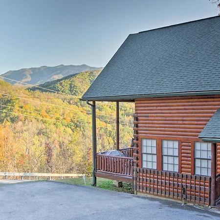 Expansive Gatlinburg Cabin Hot Tub, Deck And Grill! Eksteriør billede