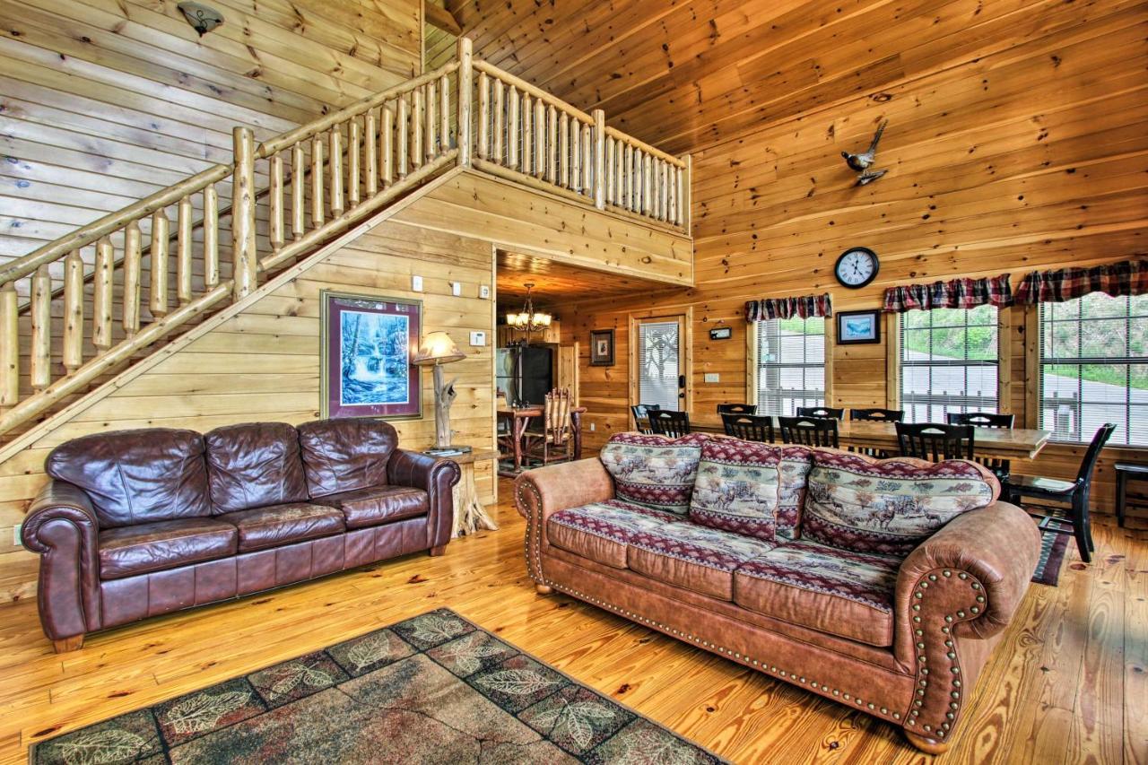 Expansive Gatlinburg Cabin Hot Tub, Deck And Grill! Eksteriør billede