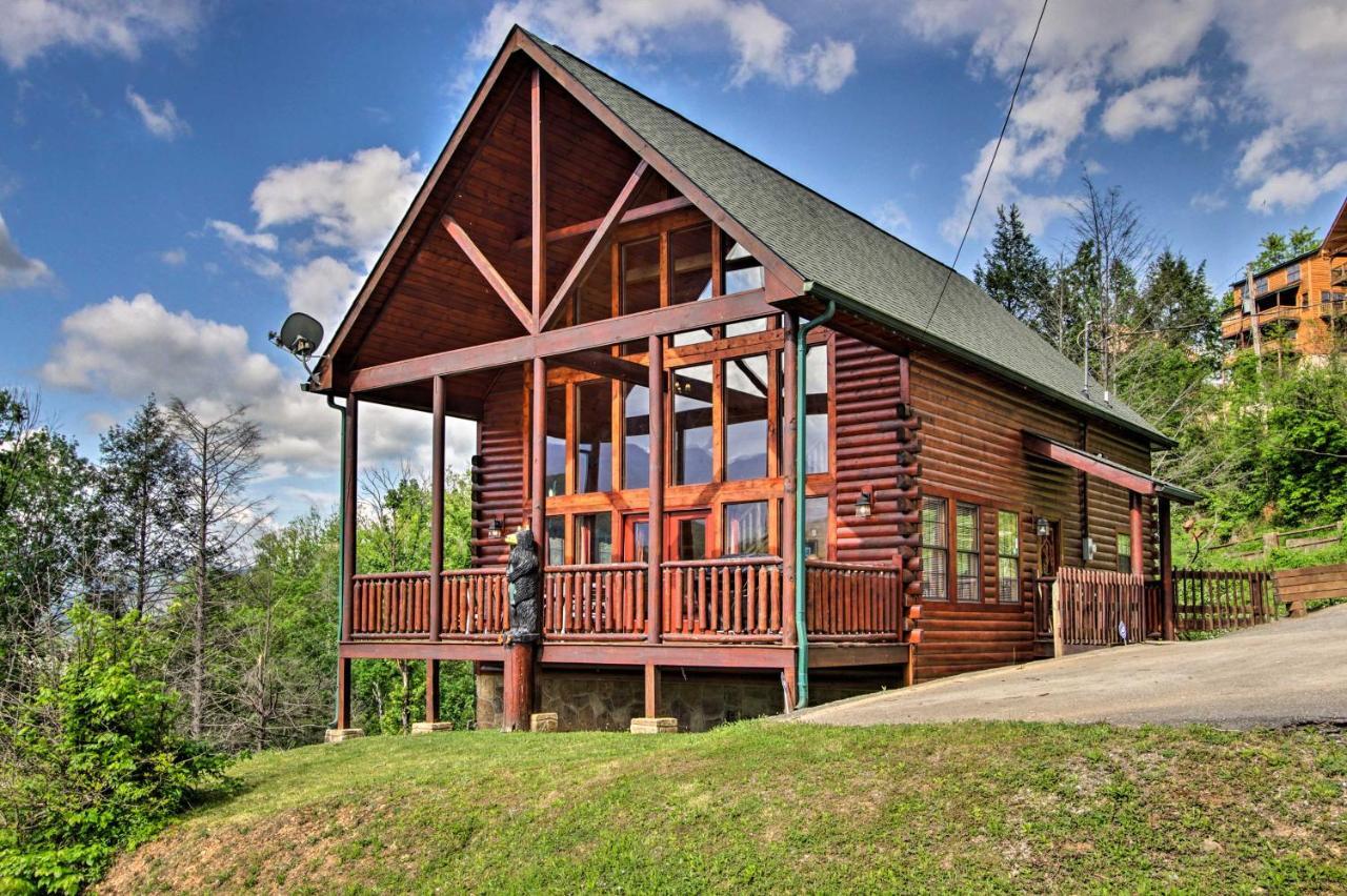 Expansive Gatlinburg Cabin Hot Tub, Deck And Grill! Eksteriør billede
