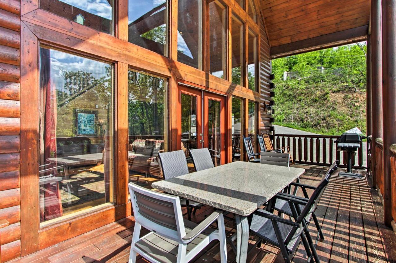 Expansive Gatlinburg Cabin Hot Tub, Deck And Grill! Eksteriør billede