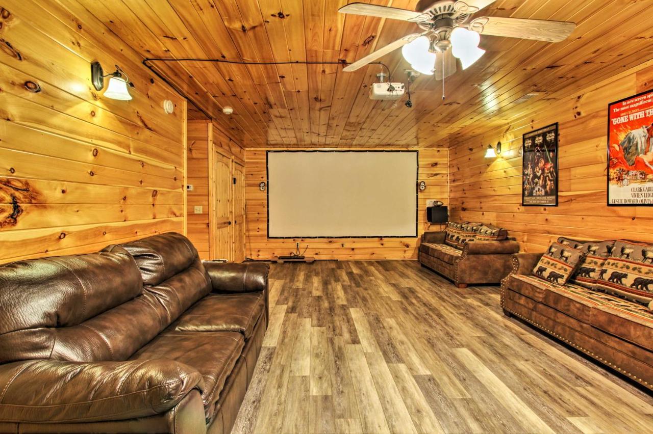 Expansive Gatlinburg Cabin Hot Tub, Deck And Grill! Eksteriør billede