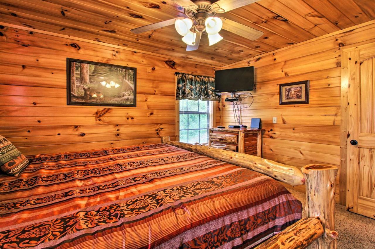 Expansive Gatlinburg Cabin Hot Tub, Deck And Grill! Eksteriør billede