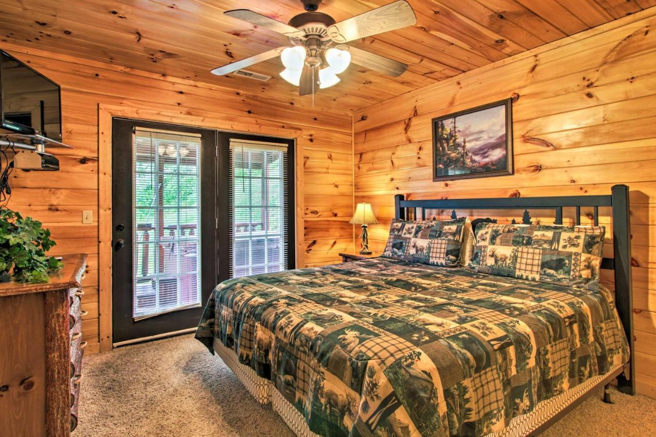 Expansive Gatlinburg Cabin Hot Tub, Deck And Grill! Eksteriør billede