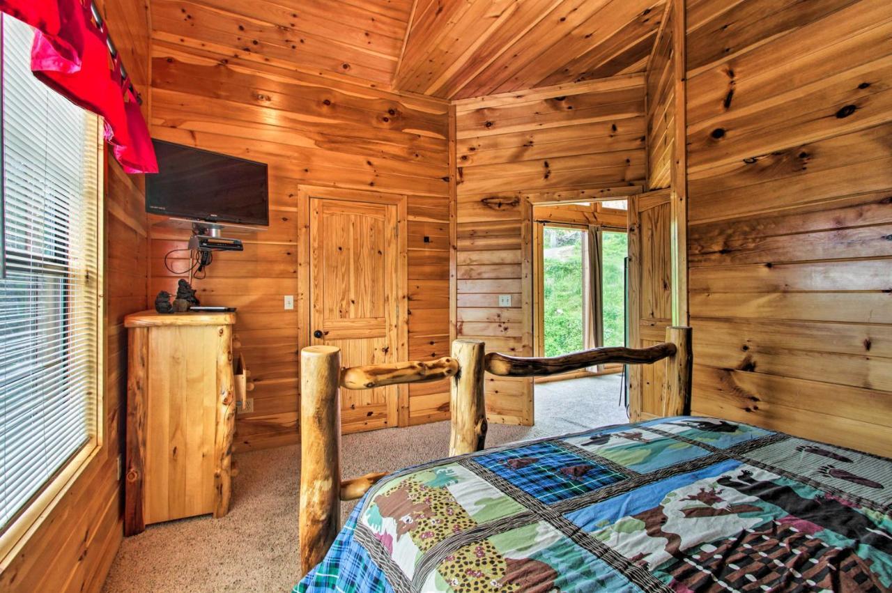 Expansive Gatlinburg Cabin Hot Tub, Deck And Grill! Eksteriør billede